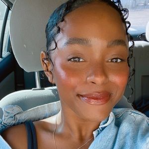 Meet your Posher, Alayah